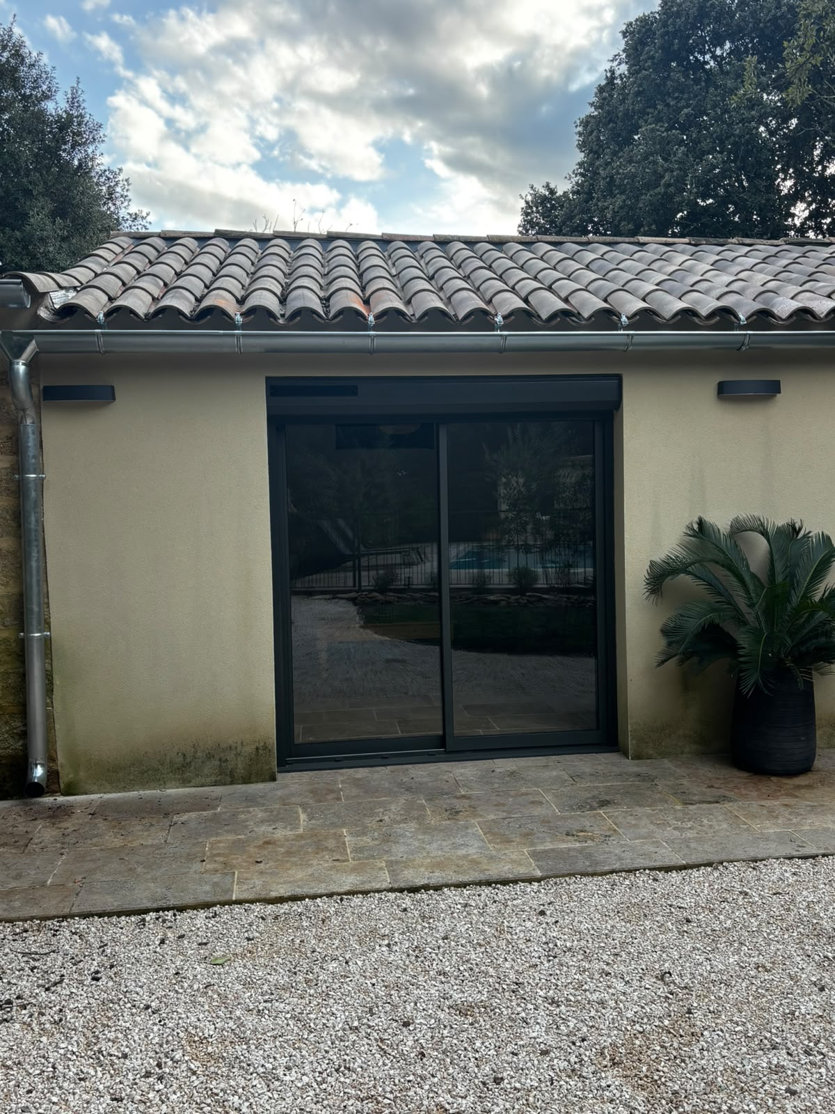 Toiture neuve en tuiles mécaniques – Habillage zinc soigné